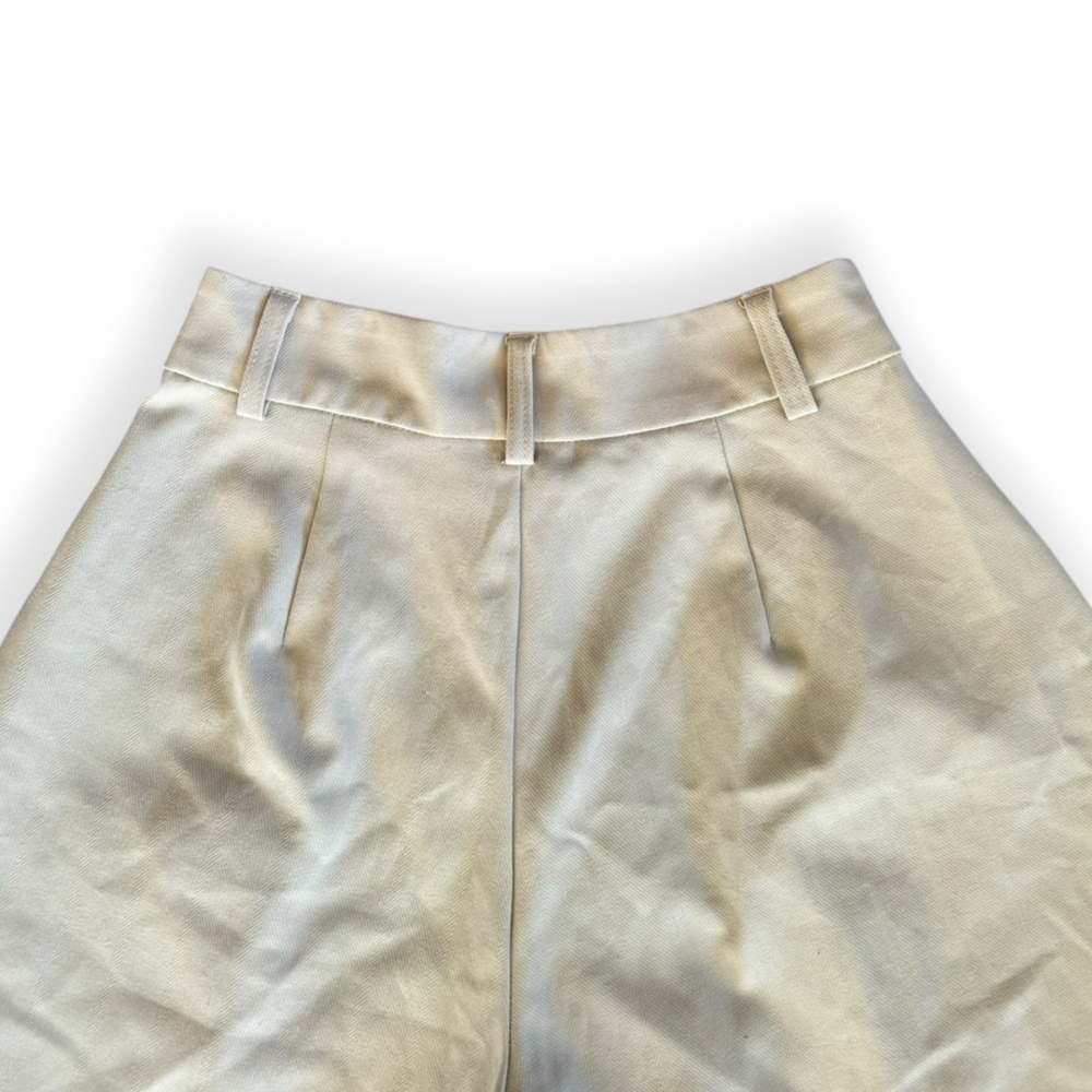 Danielle Bernstein by Who Wore What beige cream shorts Sz 0 XS - Picture 4 of 9